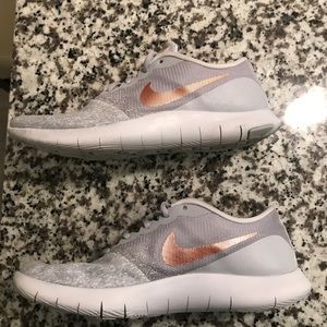 Nike Flex Contact Lightweight Running Shoe